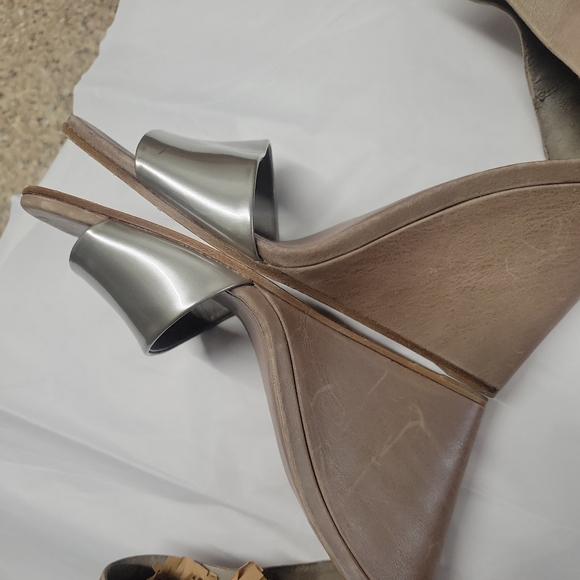 Vince Taupe Metallic Ankle High Heel Wedge Sandals Size 9 - Picture 8 of 14
